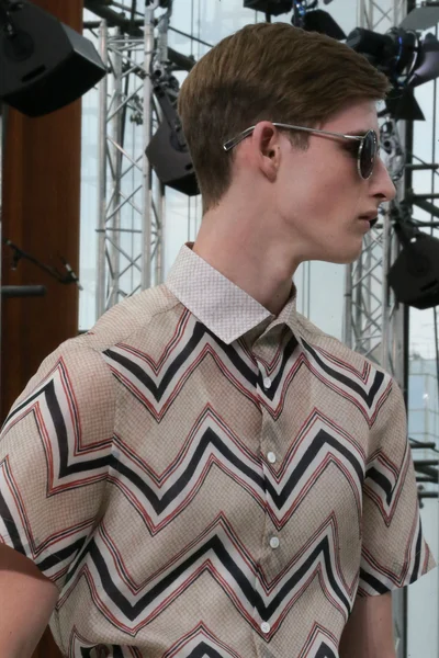 Look 7